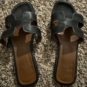 Hermes flip flops